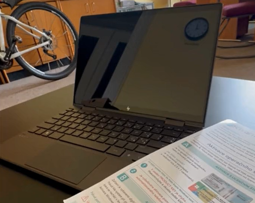 Unboxing předváděcího notebooku HP 🤩